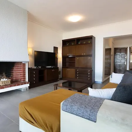 Homevision - At Your Feet Salonic