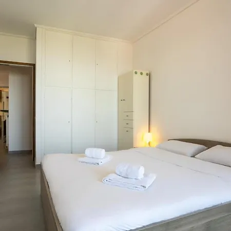 Homevision - At Your Feet Salonic